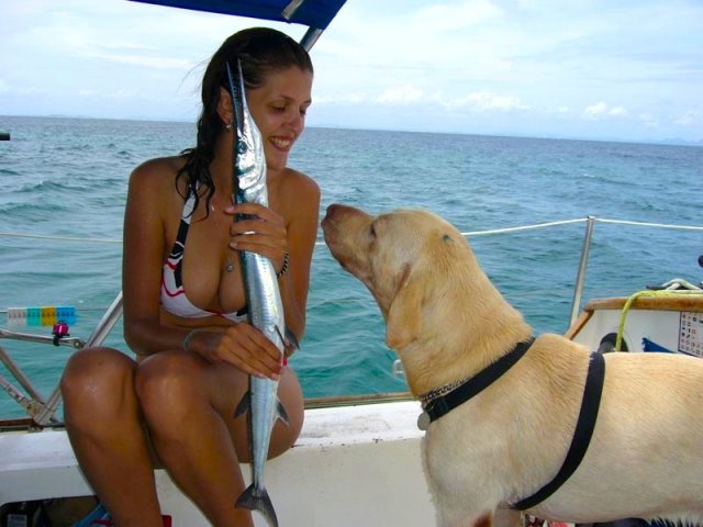 3girls fishing.